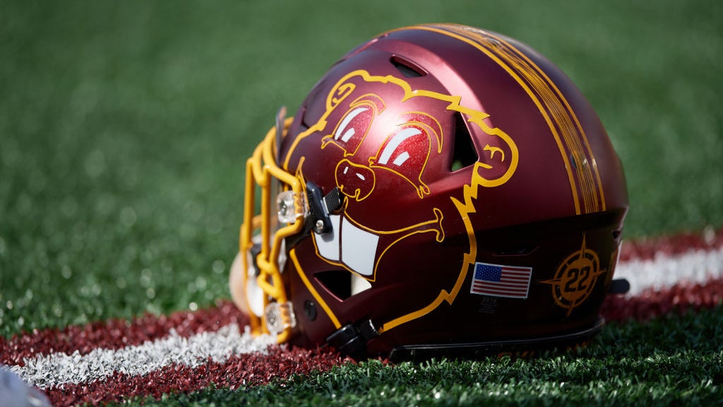 Drzewiecki's field goal as time expires lifts Minnesota past No. 15 Iowa, 13-10 — WCCO Sports — Gopher, Woodside Sports news