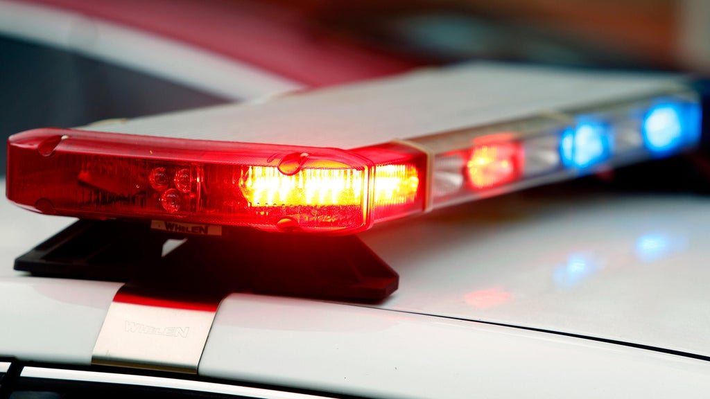 Man arrested after Fairfield home invasion robbery involving shotgun, police say โ CBS Bay Area (KPIX), Woodside Dining news
