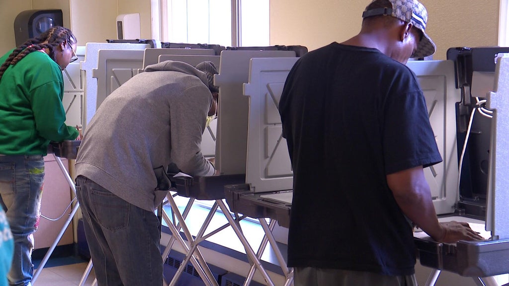 Catholic Charities helps Minnesota's unhoused vote ahead of midterms β WCCO / CBS Minnesota, Woodside Sports news