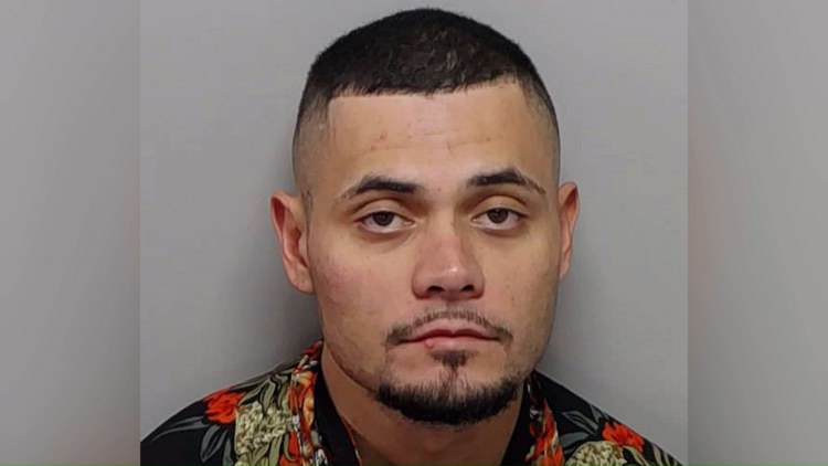 San Antonio man accused of beating partner inside moving car, preventing her from calling 911 — KENS 5 (San Antonio), Woodside Community news