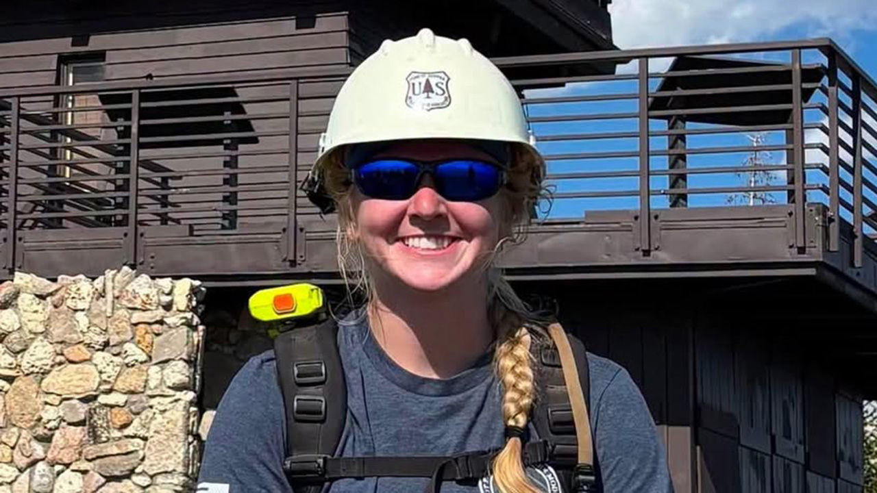 Firefighter, 24, died after being struck by a tree battling La. wildfire — KTVU FOX 2 Bay Area, Woodside Community news