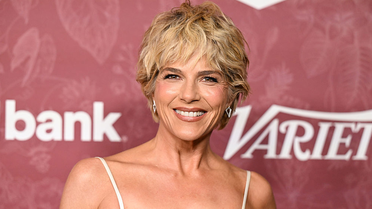 Selma Blair arrested, taken to hospital after allegedly attacking flight attendants โ KTVU FOX 2 Bay Area, Woodside Health news